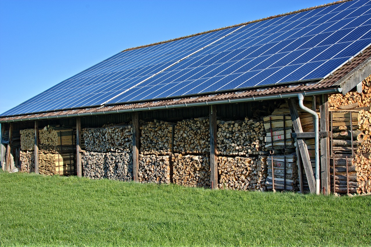Photovoltaik für Gewerbebauten und Firmendach, Brandschutz und Versicherung, Seeblickmakler, Josef Mager Photovoltaik für Gewerbebauten und Firmendach, Brandschutz und Versicherung, Seeblickmakler, Josef Mager